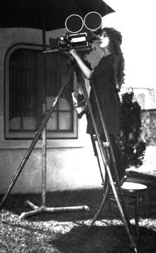 Photo of Mary Pickford at the camera