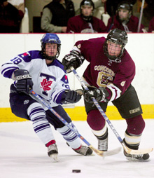 Photo of Stingers' Trevor Hawkens (on the right)